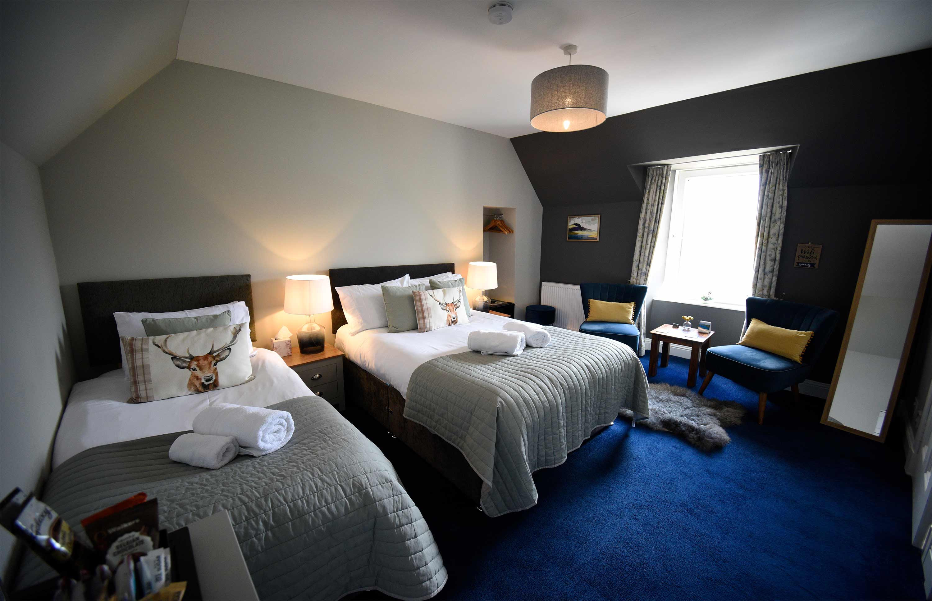 Family triple room accommodation bed and breakfast in Portree at Rock View